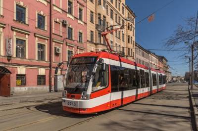 Из-за дорожных работ на севере Петербурга изменятся маршруты нескольких трамваев