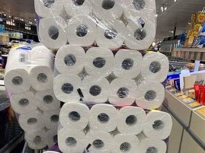 Психологи рассказали, кто и почему в начале пандемии скупал туалетную бумагу