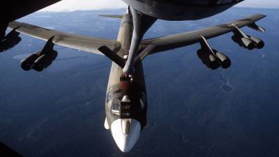 Российские силы ПВО отследили полет бомбардировщиков ВВС США B-52 над Тихим океаном