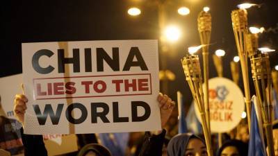 Трамп подписал закон о санкциях в отношении Китая из-за притеснений уйгуров