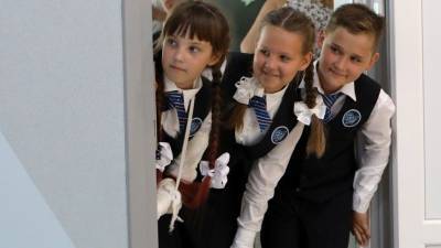 Российские дети, скорее всего, вернутся в школы в начале сентября — Попова