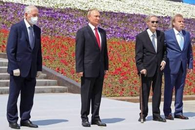 Юрий Соломин празднует 85-летие — накануне Путин вручил ему звезду Героя Труда