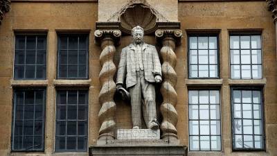 Оксфордский колледж собирается демонтировать памятник Сесилу Родсу