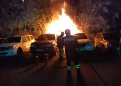Ночью в Екатеринбурге сгорели четыре иномарки