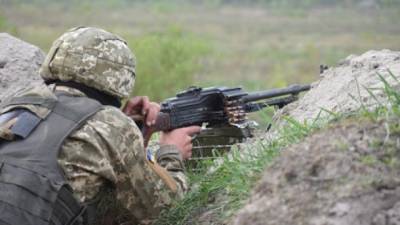 Обострение на Донбассе: один украинский военный погиб, двое ранены