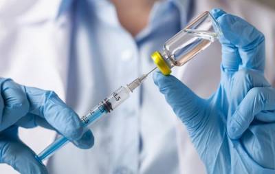 В России добровольцев вакцинируют от коронавируса уже сегодня