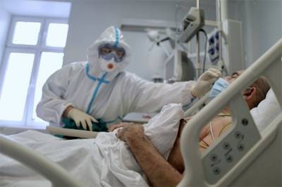 В России за сутки выявили 7 790 новых заболевших коронавирусом