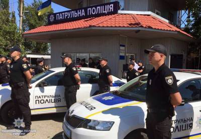 В Украине полиция учит безопасности водителей и пешеходов