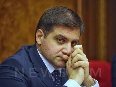 Автор скандального законопроекта обрушился с критикой на российские телеканалы и армянскую оппозицию