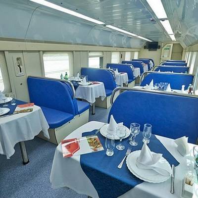 Пассажиры поездов дальнего следования снова могут посещать вагоны-рестораны