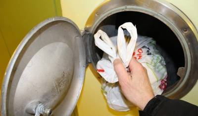 В Госдуме поддержали инициативу заблокировать мусоропроводы в многоэтажках