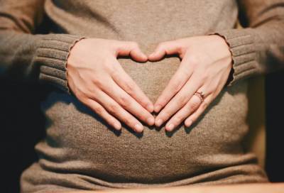 «Рацион беременности»: Диетолог перечислила продукты-источники железа, кальция и фолиевой кислоты