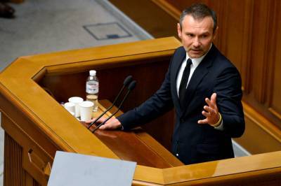 В парламенте не нашлось голосов за лишение Вакарчука депутатского мандата