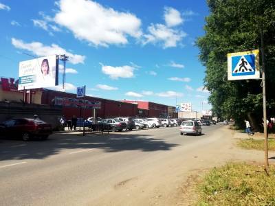 Пешеходный переход на улице Пряженникова в Глазове перенесли