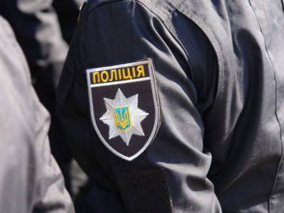 Под Луганском пьяный «коп» избил и выкинул из окна жену: супруга рассказала, что он обещал убивать