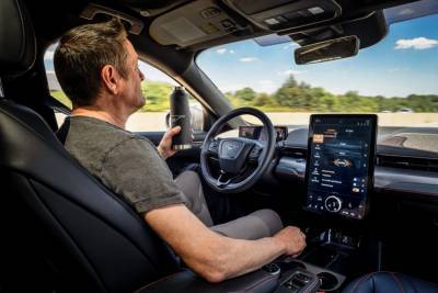 Ford представил новую систему автономного вождения Ford Co-Pilot360 с возможностью движения без рук на руле, первым его получит электрокроссовер Ford Mustang Mach-E
