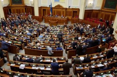 Парламент принял законопроект о ходе процессуальных сроков во время карантина