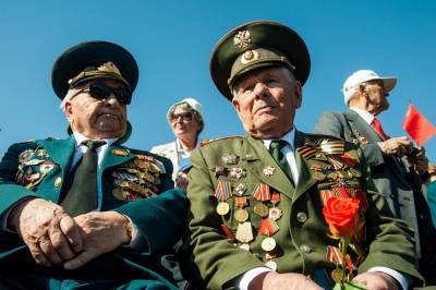 Ветеранов поместили на карантин перед парадом – Песков