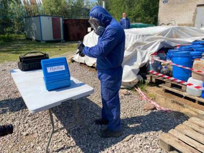Выявлен виновник появления незаконной свалки химических отходов в Невском районе