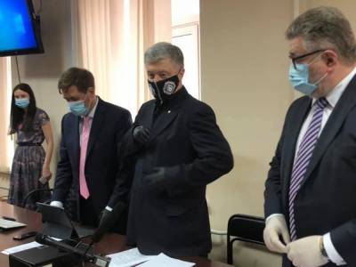 Печерский суд отложил заседание по избранию меры пресечения Порошенко до 1 июля