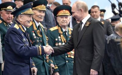 Ветеранов, которые приглашены на парад Победы, поместили на двухнедельный карантин, — подтвердил Песков