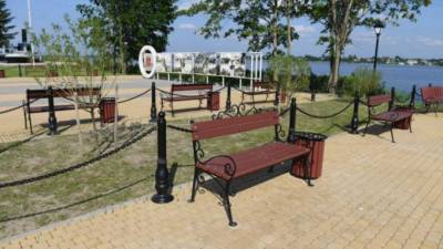 Александр Дрозденко оценил благоустройство парка и набережной в Волховском районе