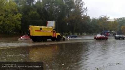 Из-за ливня несколько улиц Севастополя оказались подтопленными