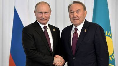 Путин направил Назарбаеву телеграмму со словами поддержки из-за COVID-19