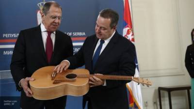 Гитара "объединила" руководителей МИД России и Сербии