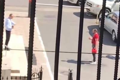 Калининградец поджег свою одежду возле отдела полиции