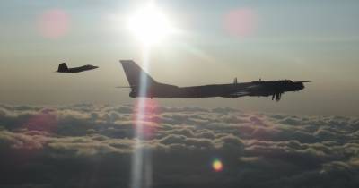 США перехватили два строя российских бомбардировщиков у Аляски