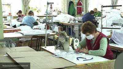 Ежедневно предприятия Петербурга выпускают 800 тысяч защитных масок
