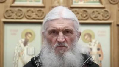 В РФ священник-антисемит Николай Романов захватил женский монастырь и готовится отражать штурм