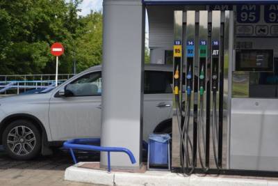 Андрей Цариковский - ФАС начала проверку в связи с рекордным ростом цен на бензин на бирже - aif.ru - Россия - Санкт-Петербург