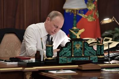 Путин показал свой секретный кабинет в Кремле