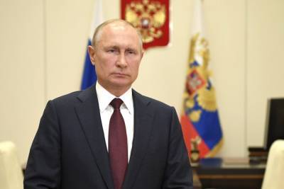 Президент РФ впервые показал обстановку в своем кабинете