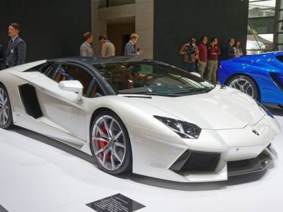 ДТП с участием двух Lamborghini Aventador попали на видео