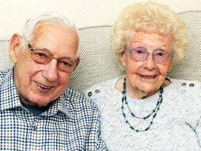 Прожившие в браке 71 год супруги умерли от коронавируса с разницей в пять дней