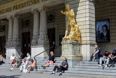 Отказавшаяся от карантина Швеция заметила восстановление экономики