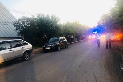 В Башкирии водитель сбил двух подростков: одна девочка погибла