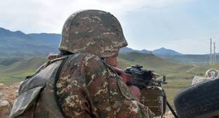 Азербайджан обвинил Армению в обстрелах приграничного села