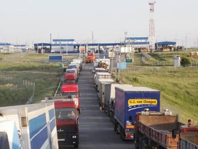 В Челябинской области ограничили движение грузовиков через границу