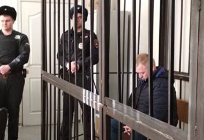 В Свердловском облсуде стартовал суд по делу о прослушке Ройзмана сотрудниками МВД