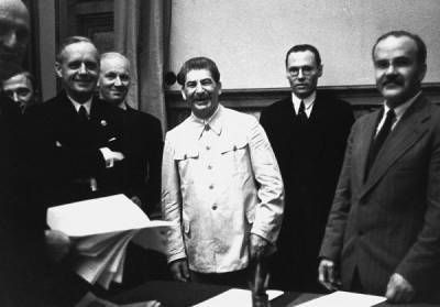 Путин оправдал Сталина за пакт с нацистской Германией