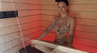 "У вас своя попа?": Даша Астафьева удивила поклонников фигурой в купальнике (видео)