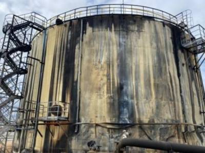 В ХМАО возбуждено дело после возгорания резервуара нефтепродуктов в компании «Роснефти»