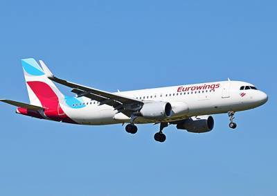Пилот Eurowings «забыл» в аэропорту 90 пассажиров