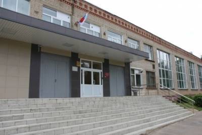 Ивановские чиновники проинспектировали школу №61 и узнали о планах обустройства учебного заведения