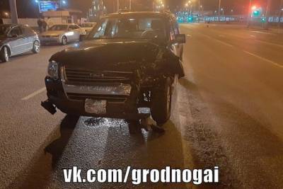 В Гродно 19-летний парень на кроссовере врезался в такси, в котором ехала мама с ребенком - grodno24.com