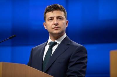 Зеленский потребовал принять Украину в Евросоюз полноправным членом